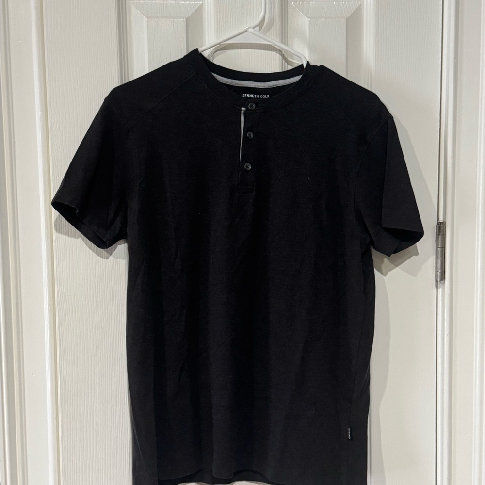 Kenneth Cole Black Buttoned Short Sleeve Tee